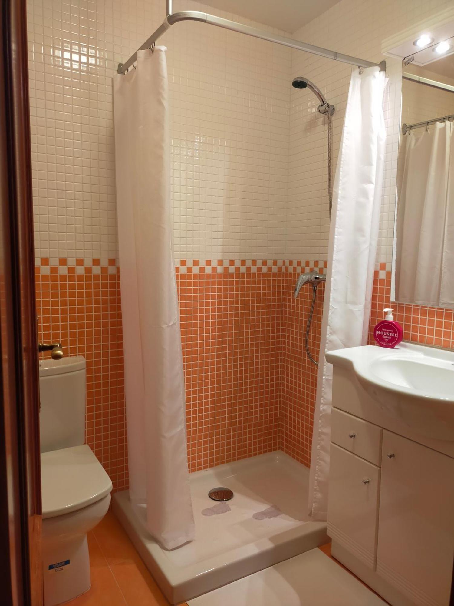 Can Planas Soleado, Amplio Con Vistas Y Parking Sant Joan de les Abadesses Exterior photo